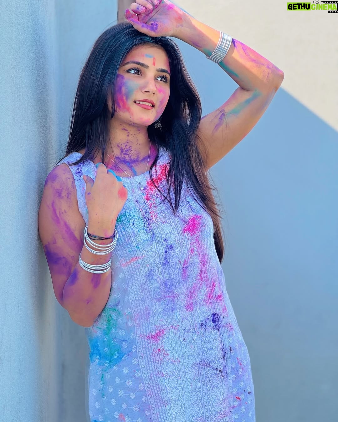 Vishali - 15.9K Likes - Let’s paint 🎨our hearts ❤️with love & kindness this Holi🥰

#pic #picture #picoftheday #photo #photooftheday #photography #photoshoot #instagood #instagram #trending #explore #foryou #holi