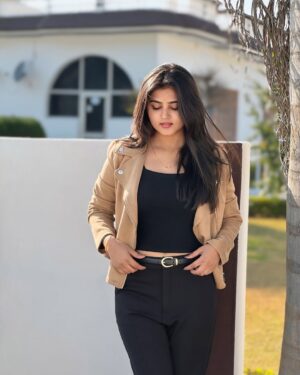 Vishali Instagram - Glowy photos, endless vibes❤️🫧
#pic #picture #picoftheday #photooftheday #photo #photoshoot #instagram #instalike #instagood #trending #explore #explorepage #portrait
