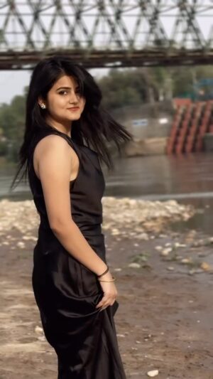 Vishali Instagram - Manzar tu 🖤