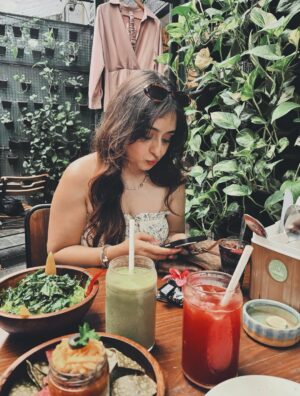 Vitasta Bhat Instagram - Pune is so cute and so is @rituu.t 🥰🤍