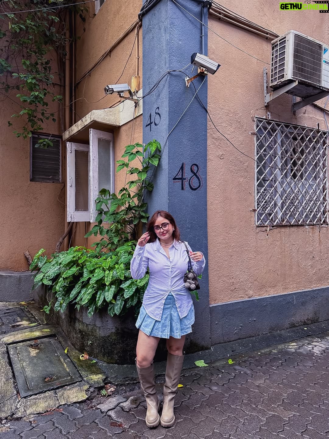 Vitasta Bhat - 6.8K Likes - Can’t let a good backdrop go waste hm
.
Shirt @bluer.co.in 
Boots @hm 
Skirt @hm 
.
.
#ootd #streetstyle