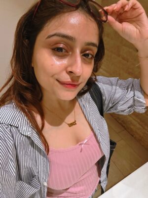 Vitasta Bhat Instagram - Serving face and salads in July #JulyDump