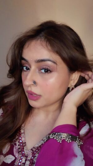 Vitasta Bhat Instagram - festive GRWM💖 ~ Rare lip combo but I kinda love it 💋
- comment for product links 🔗 🩷
.
.
.
[ makeup, grwm, lip combo, festive makeup, Indian traditional makeup, makeup tutorial, Ganesh chaturthi ] #makeup #grwm #festivemakeup
