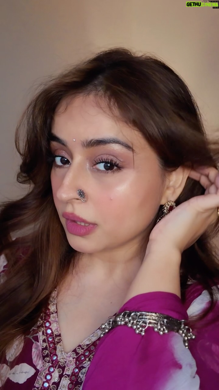 Vitasta Bhat - 6.9K Likes - festive GRWM💖 ~ Rare lip combo but I kinda love it 💋
- comment for product links 🔗 🩷
.
.
.
[ makeup, grwm, lip combo, festive makeup, Indian traditional makeup, makeup tutorial, Ganesh chaturthi ] #makeup #grwm #festivemakeup