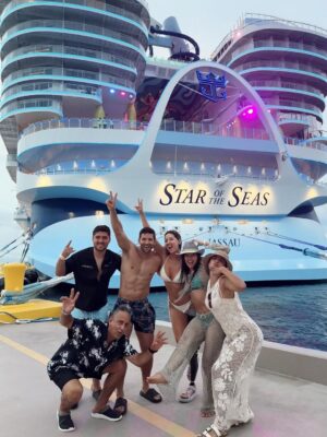 Vivian Ossa Instagram - Perfect day at coco cay 🥥🌴 @royalcaribbean @royalcaribbeanlatam #StaroftheSeas #RoyalPartner #FirstLook
