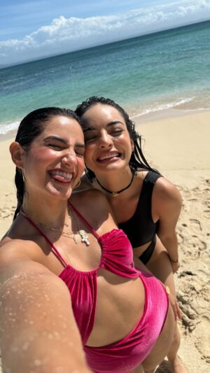 Vivian Ossa Instagram - Todos tenemos esa amiga “la exigente”que nada le gusta … cuál es la tuya? Tag 😂 @majovargas1 #parati #comedia #humor #parati #amigas