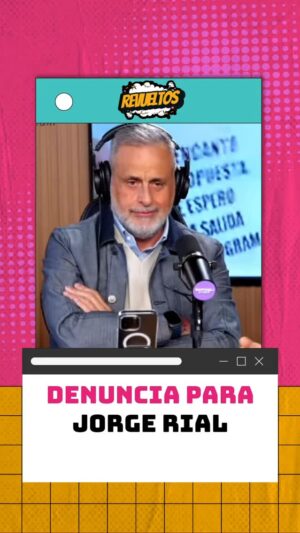 Viviana Canosa Instagram - Llegó el cartero 👀
A algunos les llega el sobre y a otros les llega la denuncia del Presidente 💣
#carnavalstream #stream #argentina #streaming #jorgerial