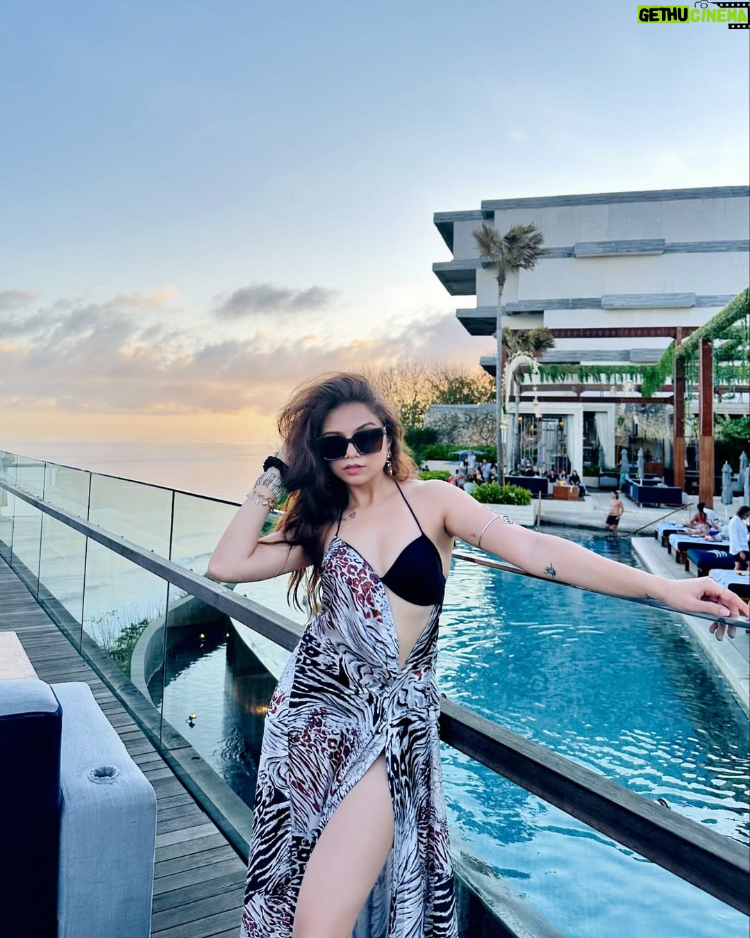 Vrushali Vachhiyat - 13.6K Likes - Sunset views and good grooves at Savaya 🥂 - basking in the Bali magic☀️🌴
.
Outfit: @bidhaman 
.
#SavayaClub #BaliAdventures #baliindonesia #balilivin #balilife #baliisland #uluwatu #travelgram #travellife #whatiwore #balioutfit #savayabali #savaya