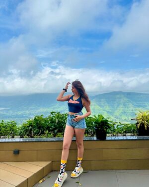 Vrushali Vachhiyat Instagram - A little lost, a little found ✨
.
.
#vrunicorns #travelgram #travellife #pahad #mountainlife #panchgani