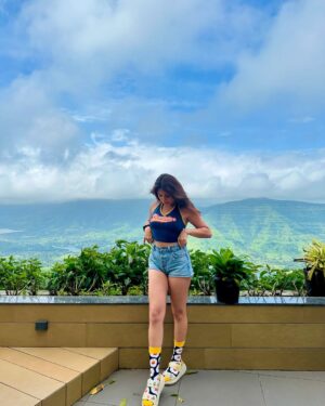 Vrushali Vachhiyat Instagram - A little lost, a little found ✨
.
.
#vrunicorns #travelgram #travellife #pahad #mountainlife #panchgani