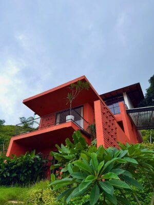 Vrushali Vachhiyat Instagram - Snippets from my recent flawless weekend escape ✨👙🪞🏡
.
📍: Ikigai, @saffronstays @saffronstayswithyou
.
.
(Weekend, weekend trip, weekend getaway, villa, view, weekend villa, saffronstays, igatpuri, nashik, hill view, monsoon feels, infinity pool, aesthetic villa, holiday villa)