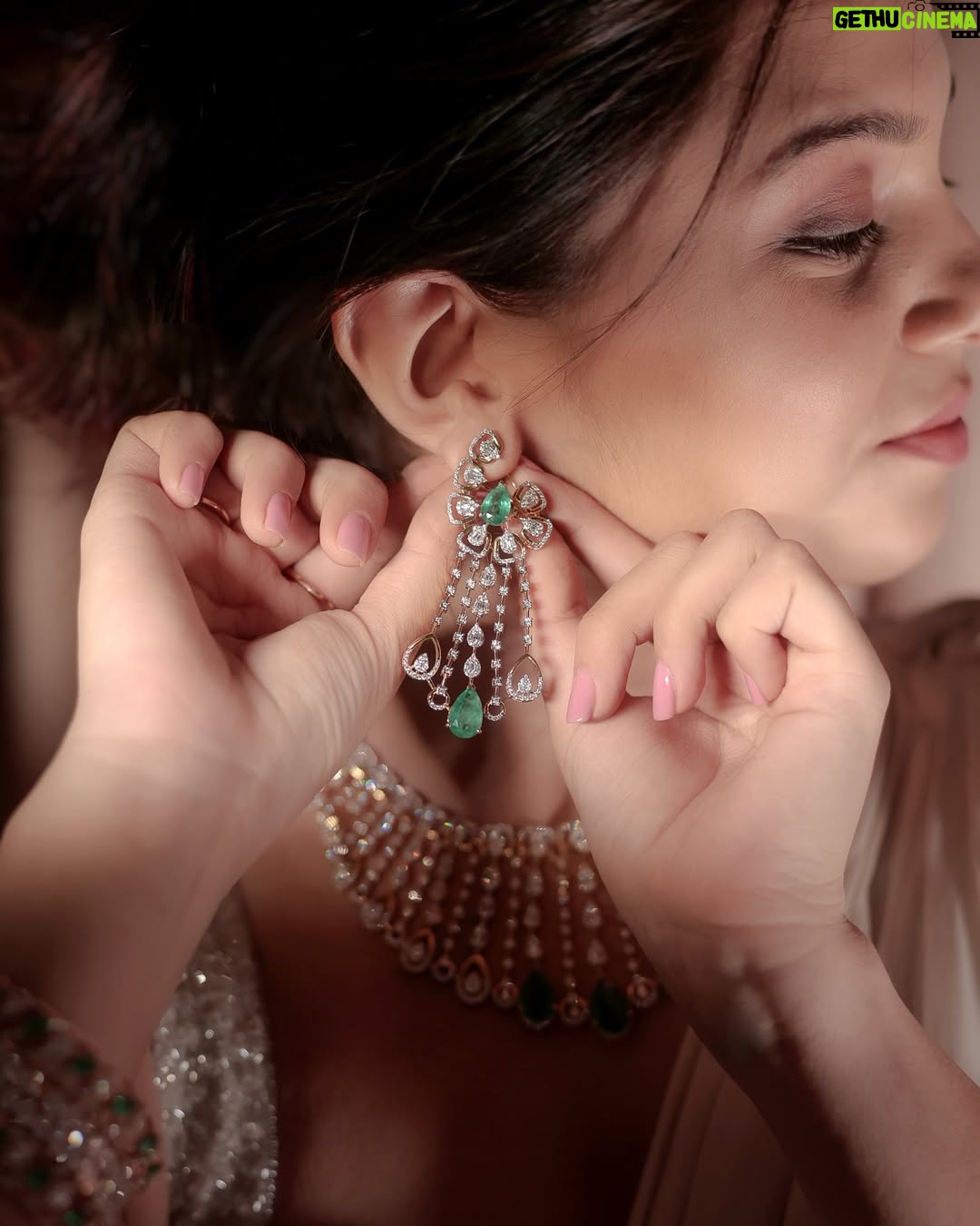 Vrushali Vachhiyat - 3.8K Likes - Diamonds are a girl’s best friend, and @indriyajewels is mine.

I’m absolutely in love with this exquisite diamond set. Each masterpiece here feels like a reflection of endless love, one that elevates every ensemble and makes every moment unforgettable.

 #IndriyaDiamonds #IndriyaJewellery #AdityaBirlaJewellery