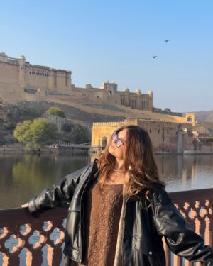 Vrushali Vachhiyat Instagram - Postcards from Jaipur 🦚🌷
.
#travelgram #vrunicorns #jaipur #hawamahal #jalmahal #travellife #jaipurdiaries #jaipurcity #rajasthan