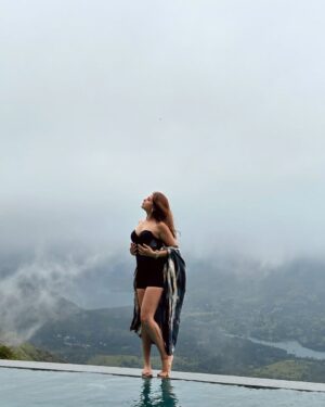 Vrushali Vachhiyat Instagram - “Lost in the clouds, found in serenity ☁️✨
.
This dreamy getaway at Mountain Rizz by @saffronstays in Panchgani was nothing short of magical! Infinity pool views that made me feel like I was living in the clouds 🌿💭
.
#VacationMode #InTheClouds #PanchganiEscape #travelgram #travellife #panchgani #mahabaleshwar #travelholic #exploremore
