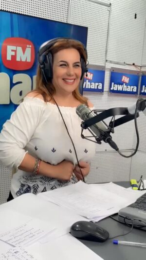 Wahida Dridi Instagram - طاااير طاااير … من كواليس برنامج حكايات وحيدة كل يوم من الاثنين للخميس من 2:00 لل 4:00 مباشرة على جوهرة أف أم 🩵🦋.
@jawharafm & @hkayet_wahida @hassendosss