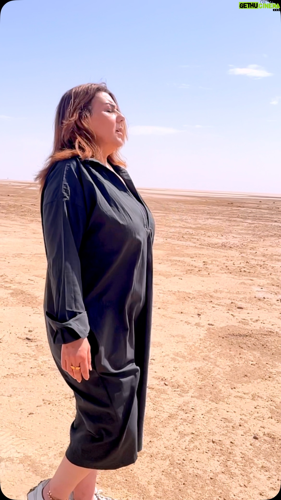 Wahida Dridi - 2.2K Likes - …. ‎سراب 

#mirage #artist #art #sahara #desert
@jathb.music