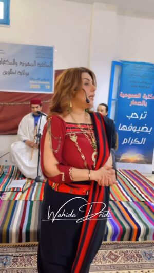 Wahida Dridi Instagram - #وحيدة_الدريدي من عرض فداوي في تطاوين بمناسبة شهر التراث:
تونس وفي تطاوين بينت إلي عمرها 9000 سنة حاضرة موش 3000 .. تونس قديمة برشا وناسها أصيلين برشا وترابها غالي إذا زرعتوا عمرو ما يخونك