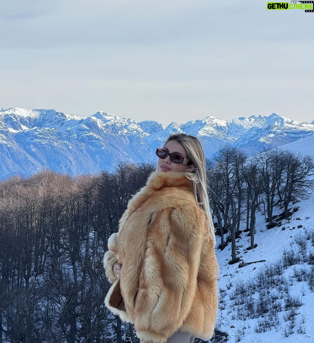 Wanda Nara - 703.1K Likes - sorry , yo no confío 🎿⛷️🩵👀❄️☃️

@monacoproducciones

@cerro_bayo