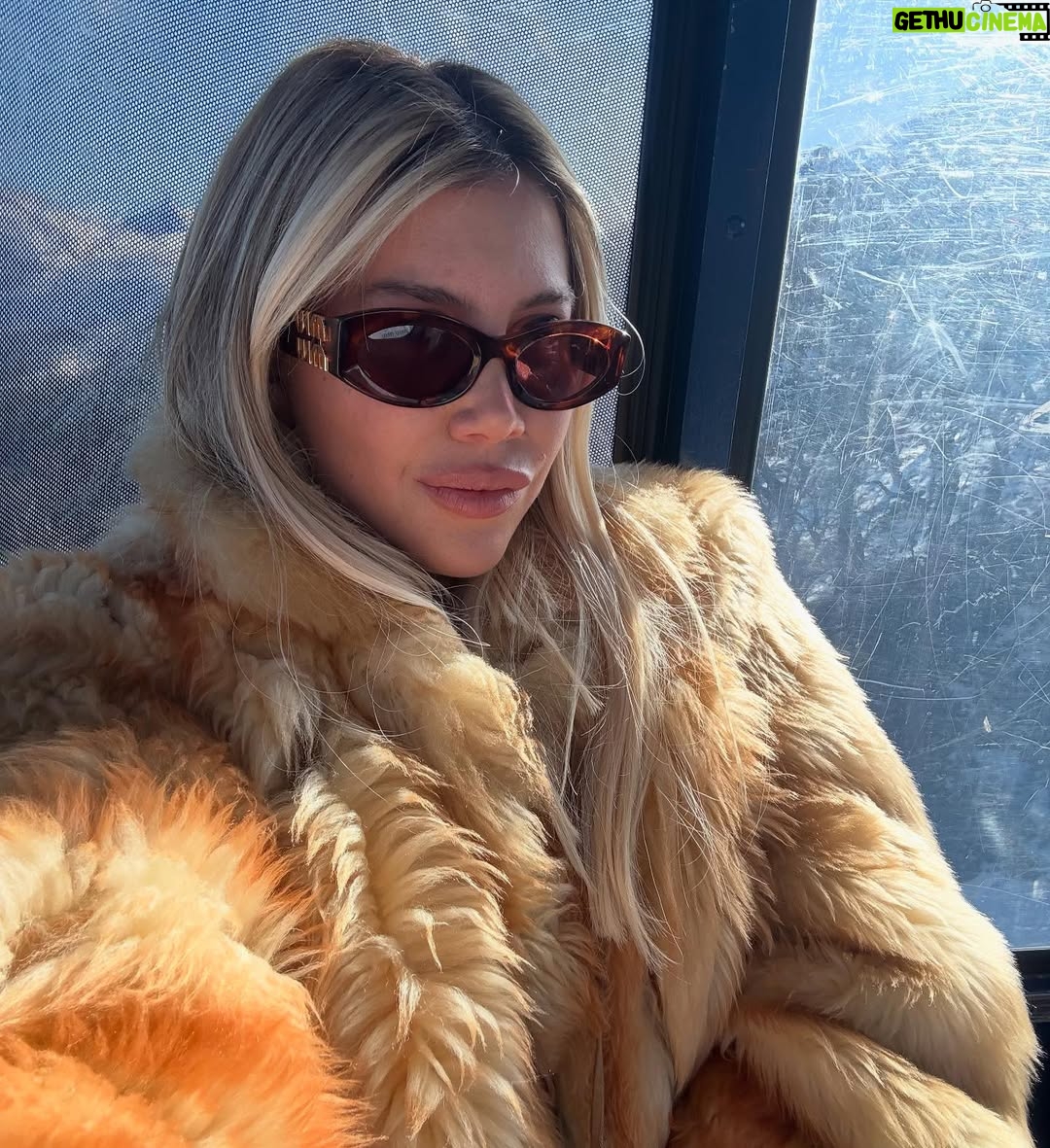 Wanda Nara - 703.1K Likes - sorry , yo no confío 🎿⛷️🩵👀❄️☃️

@monacoproducciones

@cerro_bayo