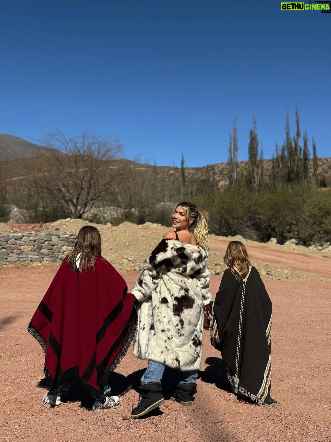 Wanda Nara - 690.2K Likes - Norte Argentino 🌵🐑🧉⛰️🍁⛺️
nuestros días felices … 

@manantialdelsilencio @pristinecamps @visitjujuy