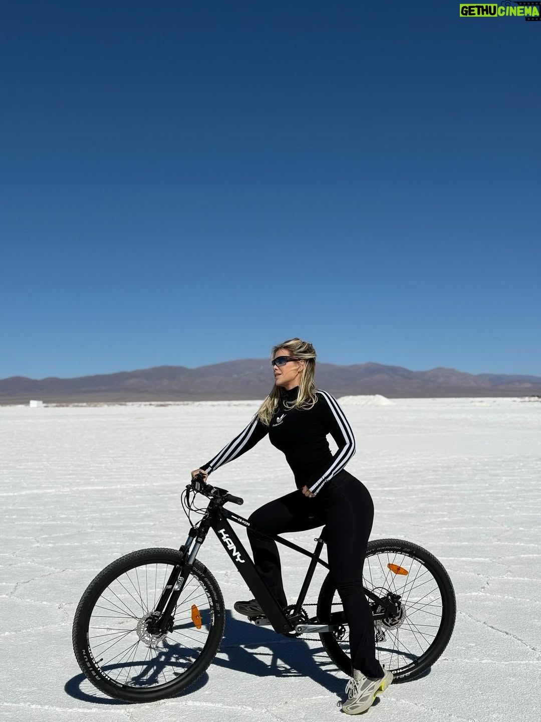 Wanda Nara - 690.2K Likes - Norte Argentino 🌵🐑🧉⛰️🍁⛺️
nuestros días felices … 

@manantialdelsilencio @pristinecamps @visitjujuy