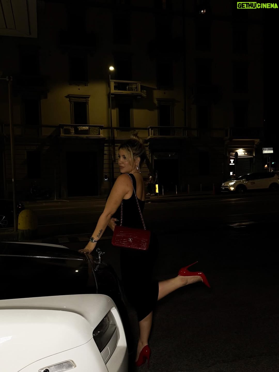 Wanda Nara - 754.6K Likes - Milán