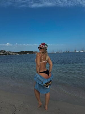 Wanda Nara Instagram - Otro año más en mi isla favorita 🍒 nos vemos pronto Ibiza
@ap_ibiza