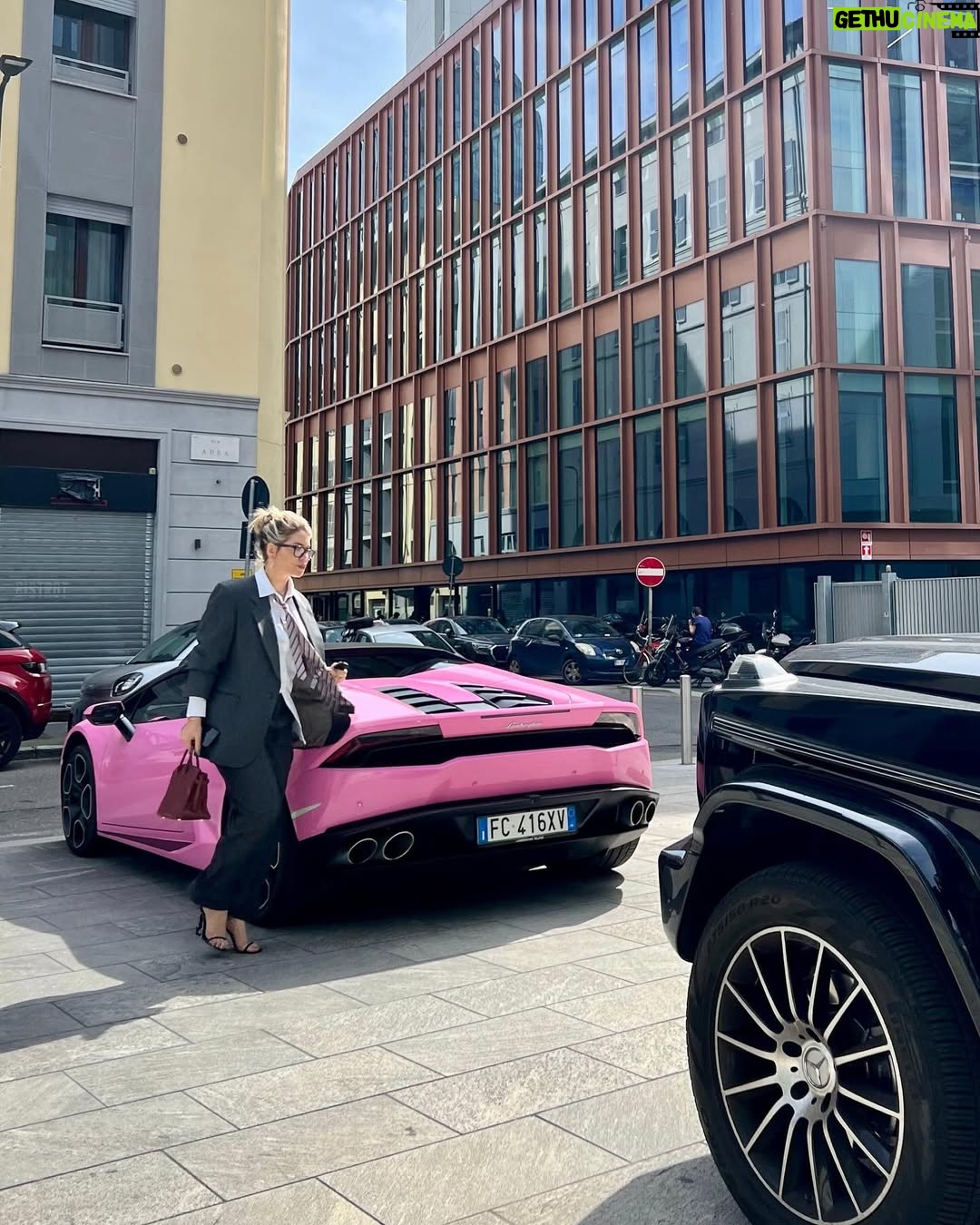 Wanda Nara - 1.3 Million Likes - 🩷
