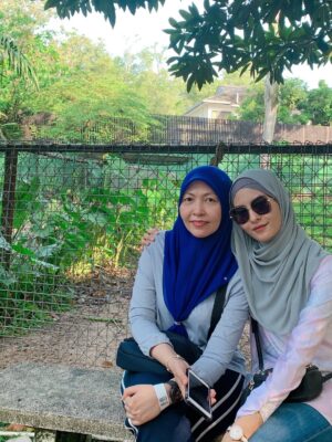 Wany Hasrita Instagram - Iām still her baby daughter. š©µ
Di usia 33 tahun ini, doaku sentiasa sama, moga Allah menghadiahkan ibu ganjaran Syurga Firdaus. Moga setiap detik yang tersisa dipeluk rahmat-Nya, dituntun dengan cahaya berkah serta diberikan kesihatan yang baik. Selamat ulang tahun, ibu. Syukur, masih punya pelukan terhangat di dunia. š¤
