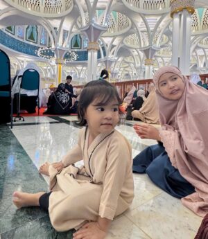 Wany Hasrita Instagram - Salam Aidiladha dari Kuching, Sarawak. š¤
.