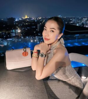 Warso Moe Oo Instagram - ရန်ကုန်မြို့နှင့်ကျွန်မ 🍷🖤