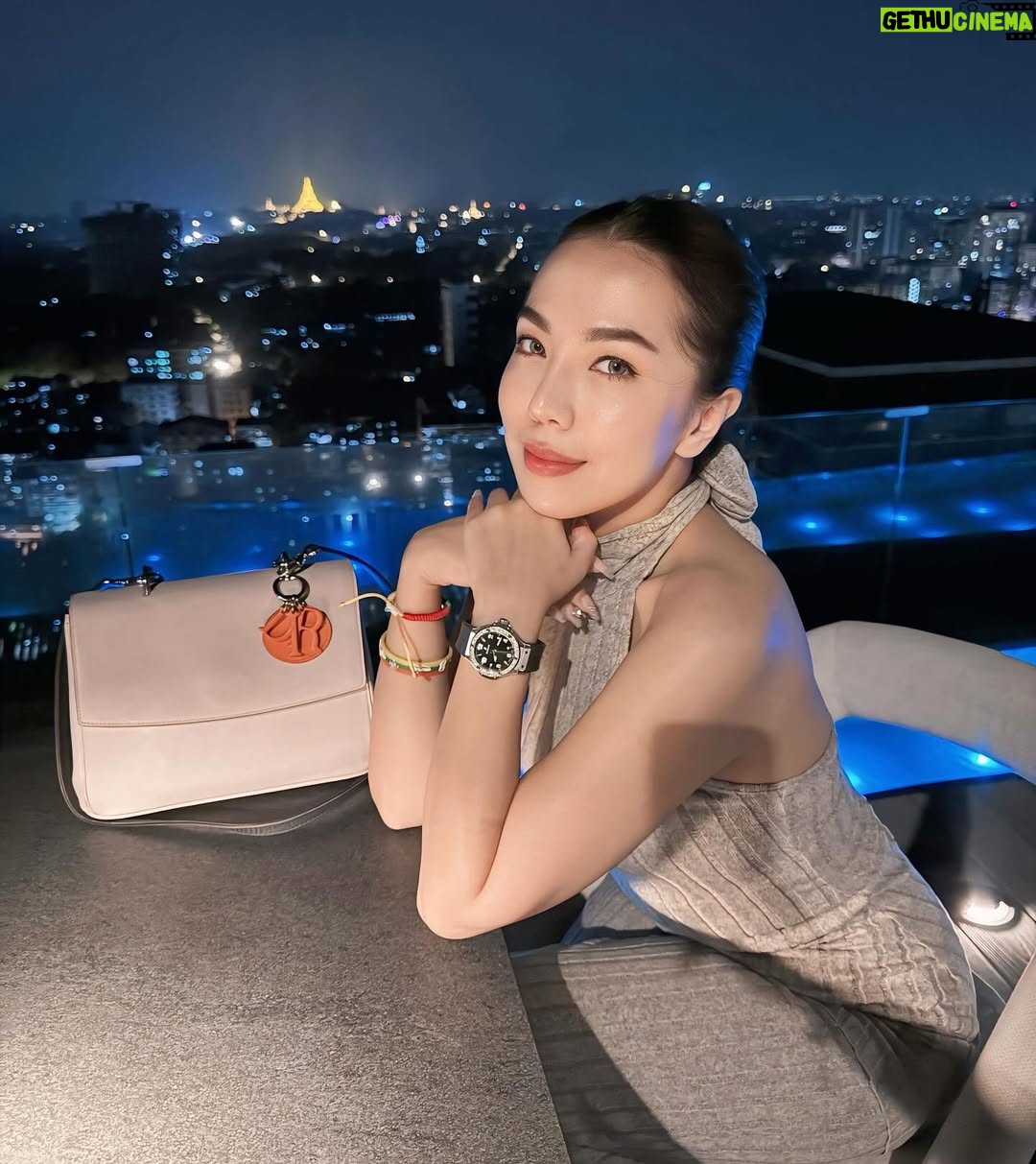 Warso Moe Oo - 548 Likes - ရန်ကုန်မြို့နှင့်ကျွန်မ 🍷🖤