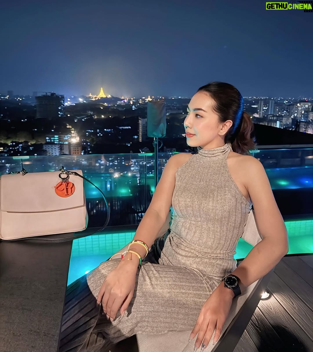 Warso Moe Oo - 548 Likes - ရန်ကုန်မြို့နှင့်ကျွန်မ 🍷🖤