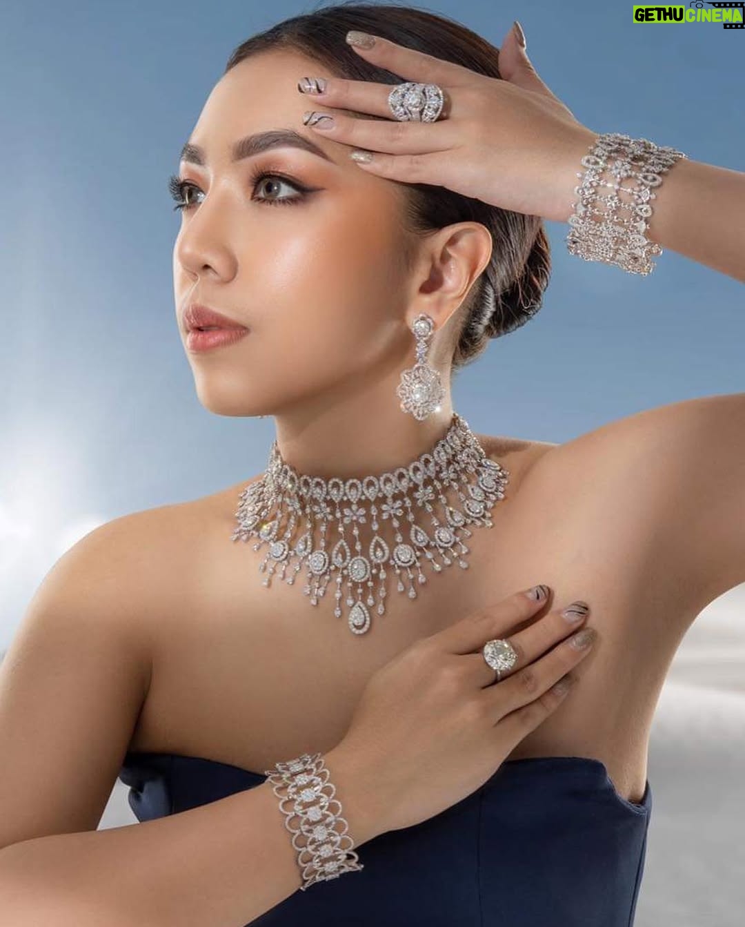 Warso Moe Oo - 1.2K Likes - မိန်းကလေးတိုင်းရဲ့အကြိုက်Sekkyar Shwe Yee Diamond & Jewellery