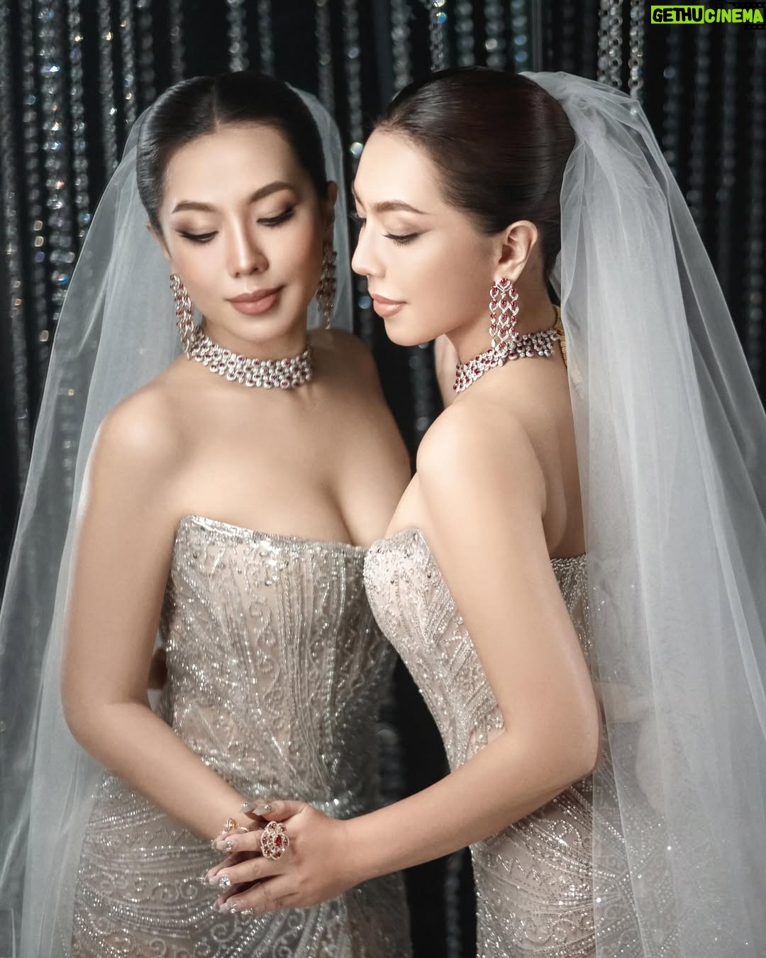 Warso Moe Oo - 536 Likes - အဖြူရောင်သတိုးသမီးလေး👰🏼‍♀️👰🏼‍♀️👰🏼‍♀️

A girl brighter than diamonds💎

💎-Warso Moe Oo
Designer-Shartra SHARTRA Couture
Makeup -May Oo Maung
Jewelry-Aung Tun Shwe Min Nyi Naung - Diamond & Gold Jewellery
Photo- Ko Naing Naing Tun 
Stylist- Ngwa J Fish
Stage design-Lin Lin & Ye Mhan LY floral