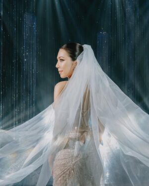 Warso Moe Oo Instagram - အဖြူရောင်သတိုးသမီးလေး👰🏼‍♀️👰🏼‍♀️👰🏼‍♀️

A girl brighter than diamonds💎

💎-Warso Moe Oo
Designer-Shartra SHARTRA Couture
Makeup -May Oo Maung
Jewelry-Aung Tun Shwe Min Nyi Naung - Diamond & Gold Jewellery
Photo- Ko Naing Naing Tun 
Stylist- Ngwa J Fish
Stage design-Lin Lin & Ye Mhan LY floral