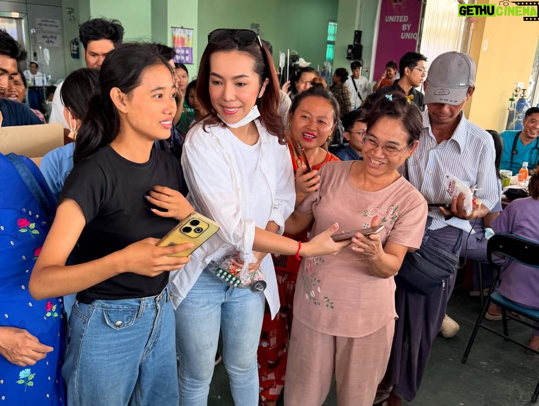 Warso Moe Oo - 1.2K Likes - ယနေ့ တတ်နိုင်တဲ့ဘက်က လိုအပ်တာလေးတွေလှူပြီး အားပေးစကားလေးတွေပြောခဲ့ရပါတယ် 
Fighting 🙏🏻🙏🏻🙏🏻