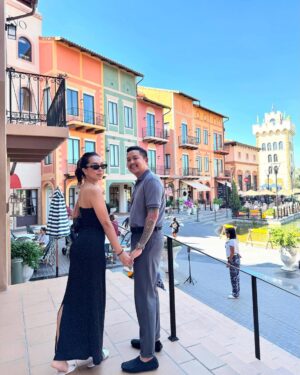 Warso Moe Oo Instagram - အတူရှိတဲ့ဘဝ ဘယ်လောက်ကောင်းလိုက်သလဲ❤️👩‍❤️‍👨