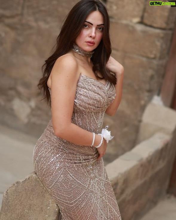 Weaam Magdy - 64.1K Likes - ✨
Dress @sava.eg
Photographer @kareem_gamal_photoghraphy