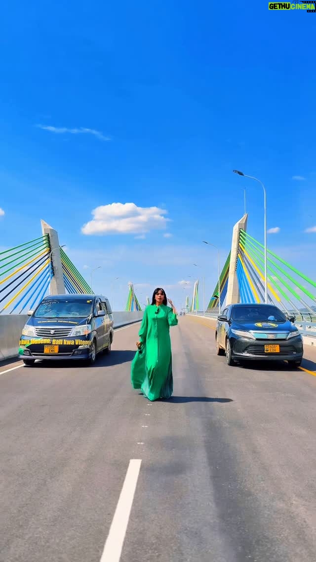 Wema Sepetu - 51.9K Likes - Daraja la JP Magufuli lilioko Busisi linaenda kufunguliwa Leo... Mgeni Rasmi akiwa Tanzanite Lady Her Excellency Dr Samia Suluhu Hassan... 

Daraja hili linaenda kuwa Fursa kwa Wanawake, Vijana na wafanya Biashara... Ni Daraja kubwa lenye urefu wa 3km... Linaenda kurahisisha kila kitu... 

Tunafanya nn...? Tunatick...!!! Octoba Tunatick...✅✅✅