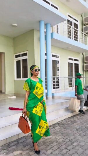 Wema Sepetu Instagram - Nimeshiriki harambee ya @uwt_zanzibar
Ambapo mgeni rasmi wetu alikua
Dada angu wa Heshima...
@firstladyzanzibar❤️
Ambao kwa upendo wao
Waliamua kumchangia @dr.hmwinyi
Mgombea kiti cha urais zanzibar kupitia
Chama cha mapinduzi (CCM)
kiasi cha kwenda kuchukua fomu...
Nimejifunza upendo kwa wana Zanzibar, lakini pia nimejifunza mshikamano kwa wana Zanzibar
Wana Zanzibar wamekubali na wameziba masikio...
Hawapo tayari kuwasikiliza kina HAMNAZO
Hawapo tayari kuwasikiliza kina SlowSlow
Hawapo tayari kumsikiliza Dada angu aliekimbia
NCHI na kuwa mwanaharakat 😂😂😂
WanaZnz wanataka maendeleo kupitia MWINYI,
WanaZnz wanatambua nchi ya ahadi tutafikishwa
Na Dr @dr.hmwinyi...
Tupo tayari kutiki October kwa mwinyi... ✅✅✅✅
#mwinyi2025_2030 #zanzibar #uchumiwabuluu
Cc @comrade_kawaida @ccm_zanzibar
@uwt_zanzibar @uvccm_zanzibar
@firstladyzanzibar @ikulu_habari
@toufiqsturky @rockmwakibinga
@gb_buku @bonita_saloon @petitman_wakuache