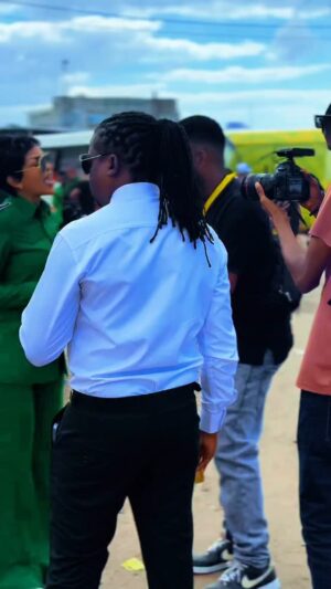 Wema Sepetu Instagram - Tumezindua Campaign za Uchaguzi jana Rasmi jamani... Kazi haswa sasa ndo inaanza.... All the Best kwa Chama changu.... Kijani Inang'aa bwana.... Oktoba Tunatiki...✅✅✅ @wema_wa_mama @petitman_wakuache