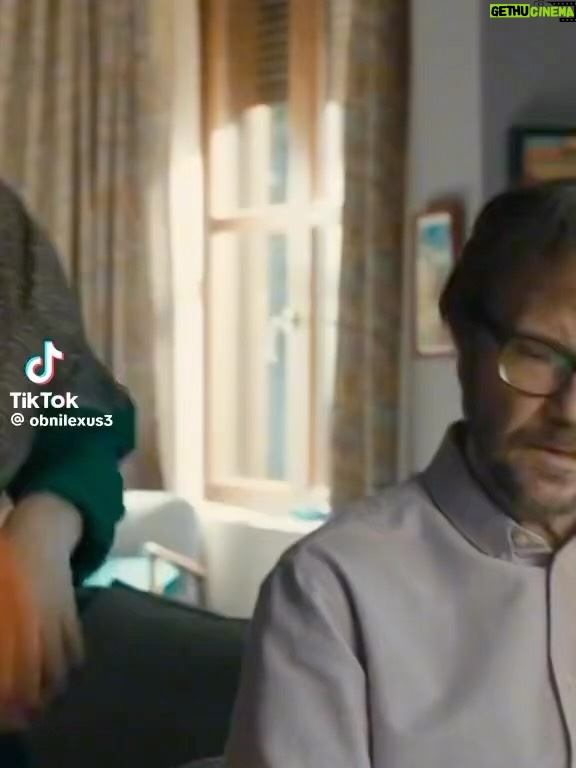 Wendy Ramos - 17.3K Likes - En junio se estrenó la última película de la saga “Padre no hay más que uno”. ¡La número cinco! Y es una peli tan querida que aún sigue en cartelera. 🥳

Es que es un mega éxito. Tanto como las cuatro anteriores 😍😍😍😍😍

La primera vez que llegué a Madrid para trabajar como actriz en esta película fui taan feliz, más que un trabajo, parecían las mejores vacaciones pagadas del mundo mundial. 

Algunos de ustedes han podido verlas, y quiero contarles que todo lo divertido que se ve en la pantalla, pasaba también por detrás.  @ssantiagosegura manejaba este barco con buena mano y buen humor, los niños son todos unos amores, el equipo técnico maravilloso también ⭐️⭐️⭐️⭐️⭐️

Ojalá algún día  Santiago se anime a juntarnos otra vez a todos para seguir la historia de esta familia 🤞🏻

Disfruté mucho de interpretar a Rosaura ♥️ ¡Y en la cinco me pusieron un disfraz de la sirenita! Cómo me he reído con eso!!! 

Muuuuuchas gracias!!! 

#PadreNoHayMásQueUno #Rosaura #BetterCallRosaura