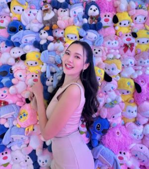 Wint Yamone Naing Instagram - ချစ်စရာ့အရွယ်ကစားကြမယ် 🌸