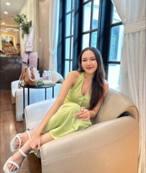 Wint Yamone Naing Instagram - feeling very demure 🍀
