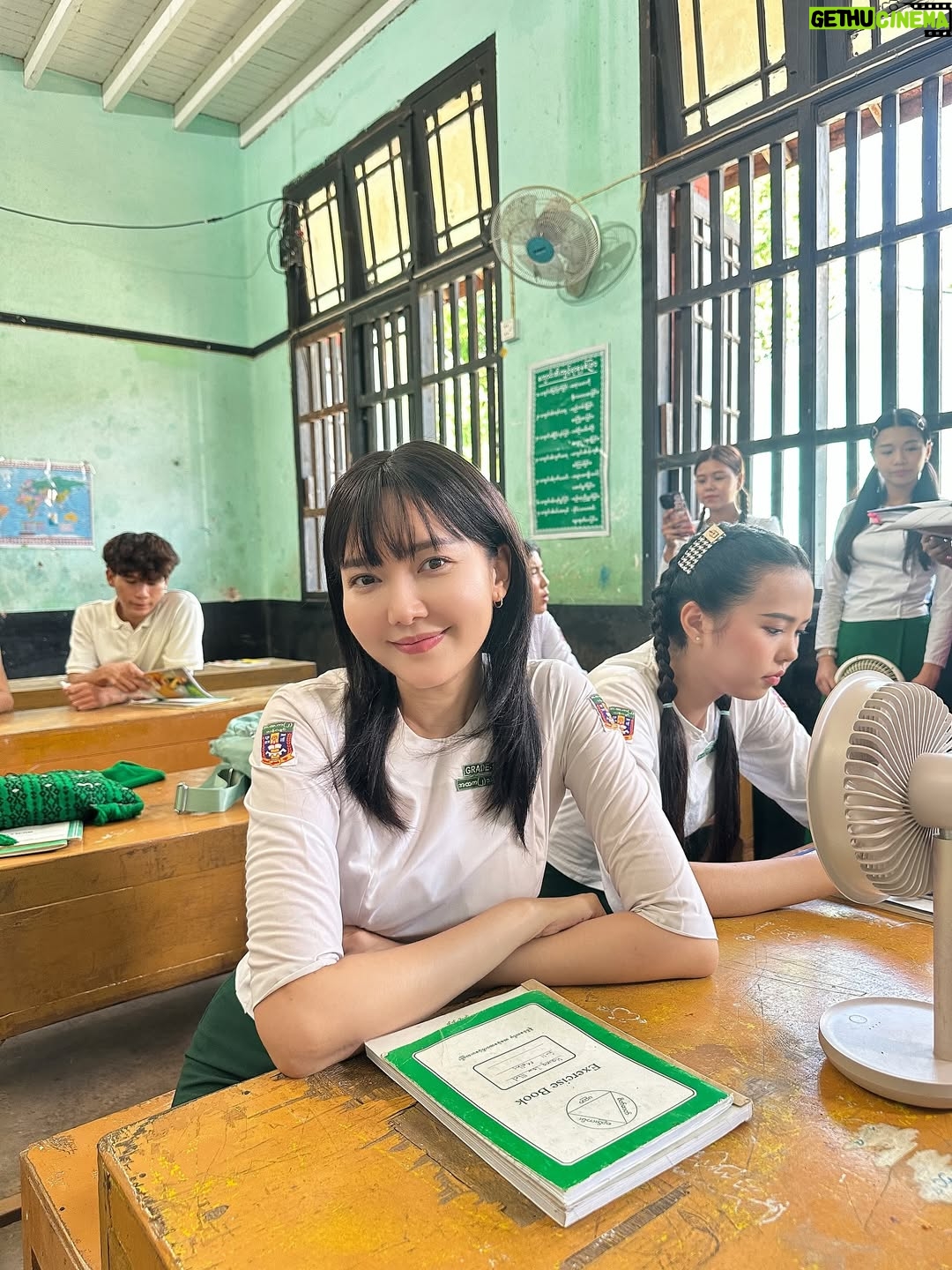 Wint Yamone Naing - 524 Likes - ငယ်ငယ်တုန်းကဆို ကျောင်းမှာရော အတန်းထဲမှာရော ကျုရှင်မှာပါ မစွံတဲ့အဖွဲ့ကပါ 🤪 #MoMo #wintyamonenaing