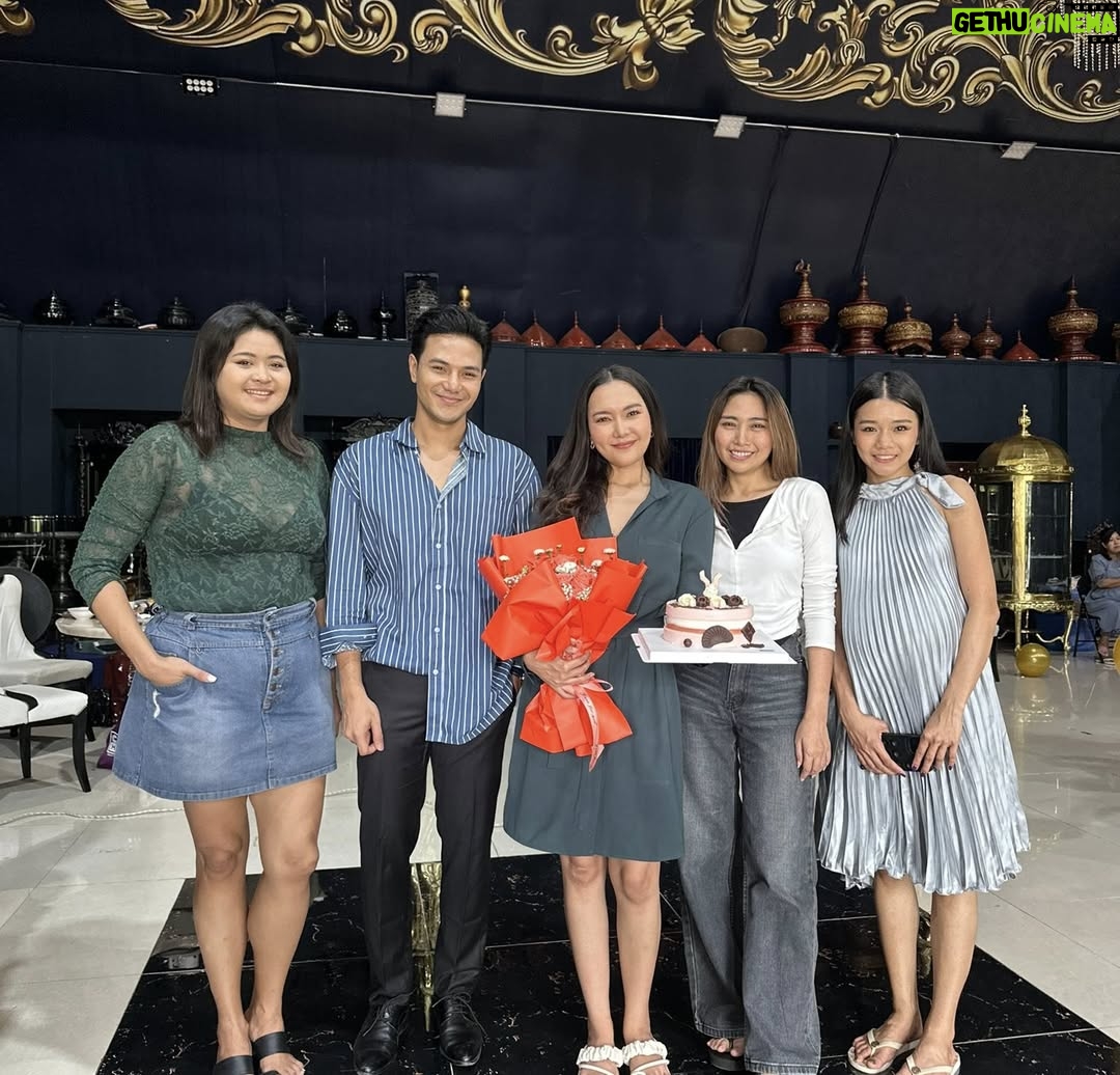 Wint Yamone Naing - 433 Likes - 🎂 မွေးနေ့က 1st August ပါ တင်တာကတော့ ဒီနေ့မှပါ 😬

ချစ်ခြင်းမေတ္တာတွေအတွက် အားလုံးကိုတကယ်ကျေးဇူးတင်ပါတယ်🥰