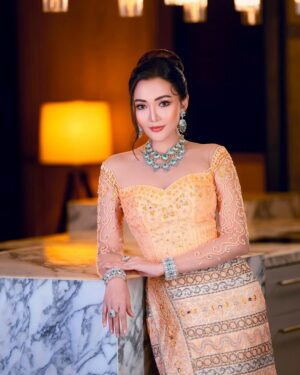 Wint Yamone Naing Instagram - အမျိုးသမီးတစ်ယောက်ရဲ့အလှဆုံးအချိန်ကဘယ်ချိန်လဲ 🧡
Zwal and Sai Fashion Collection Mandalay