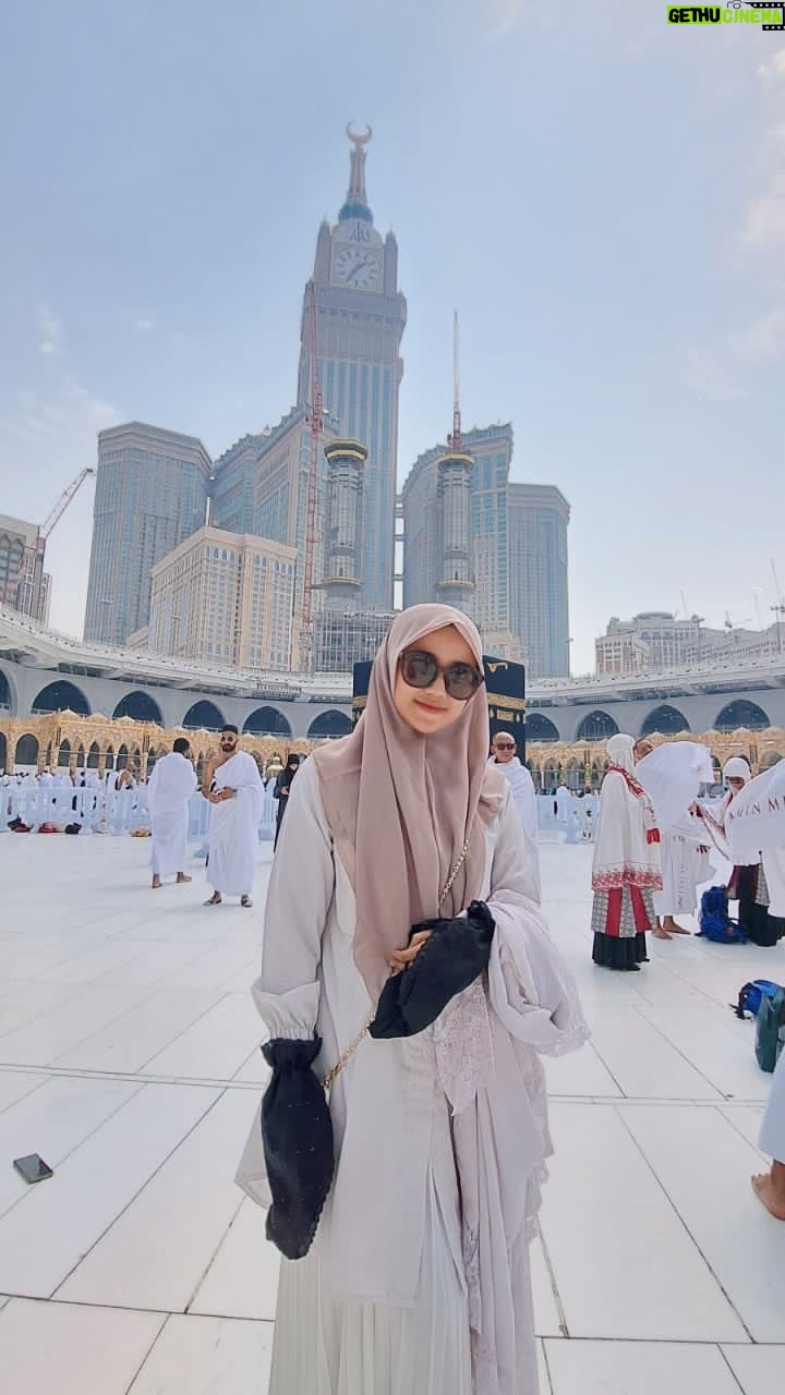 Wirda Mansur - 83K Likes - Ada yang punya testimoni keajaiban juga? Saat dirasa sulit, ga mungkin, payah, tapi di sanalah malah bertemu dengan keajaiban..

Coba share cerita versi kalian di komentar 🤗

Keajaiban Allah itu ada, dan nyata. Jadi jangan putus asa, putus semangat yaaaa! 💪