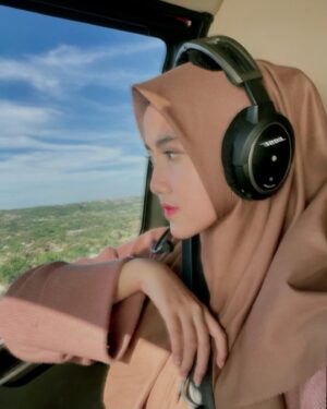 Wirda Mansur Instagram - Gapapa punya impian yang tinggi, asal kitanya di atas 😀😜🥰